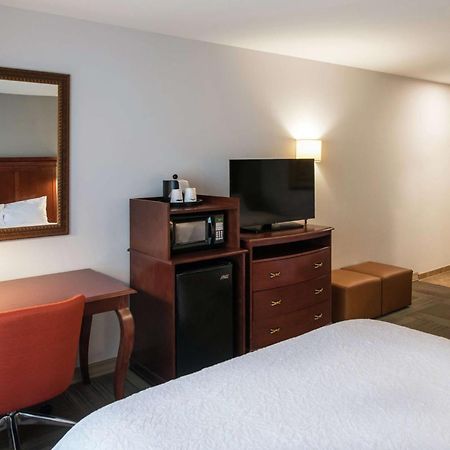 Hampton Inn & Suites Райфл Экстерьер фото