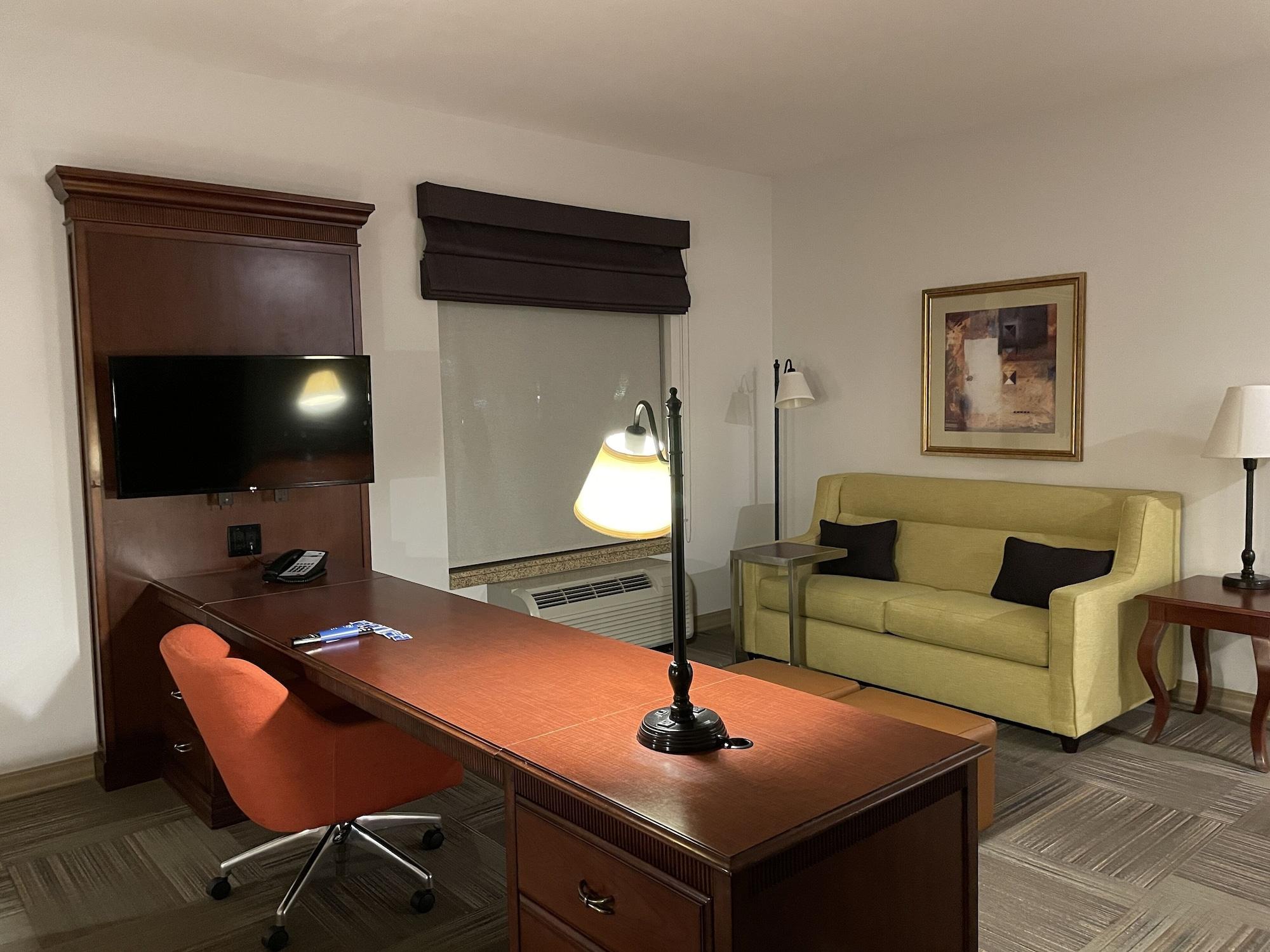 Hampton Inn & Suites Райфл Экстерьер фото