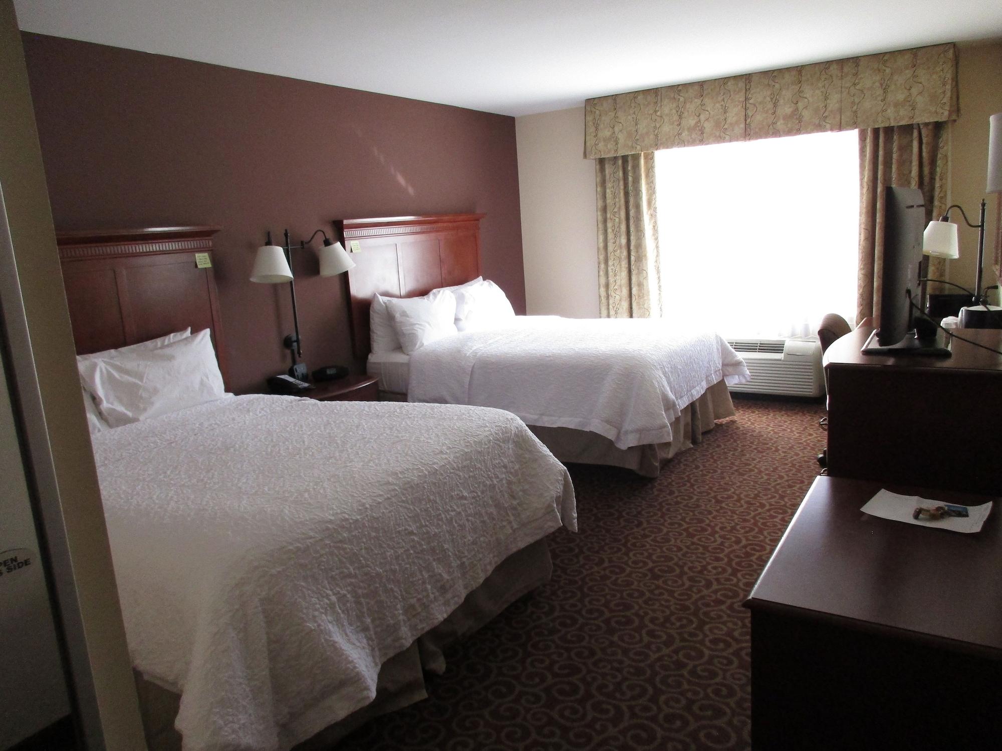 Hampton Inn & Suites Райфл Экстерьер фото