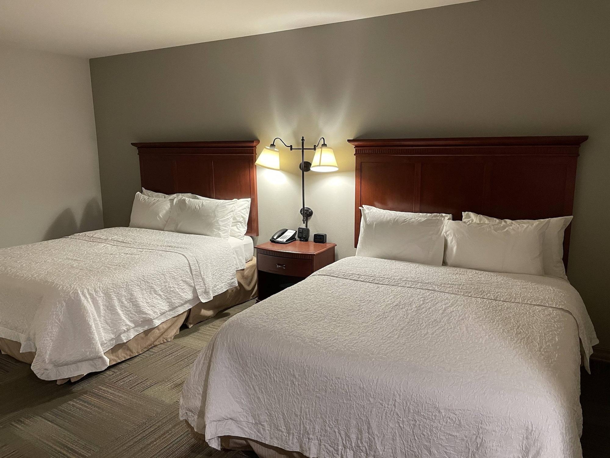 Hampton Inn & Suites Райфл Экстерьер фото