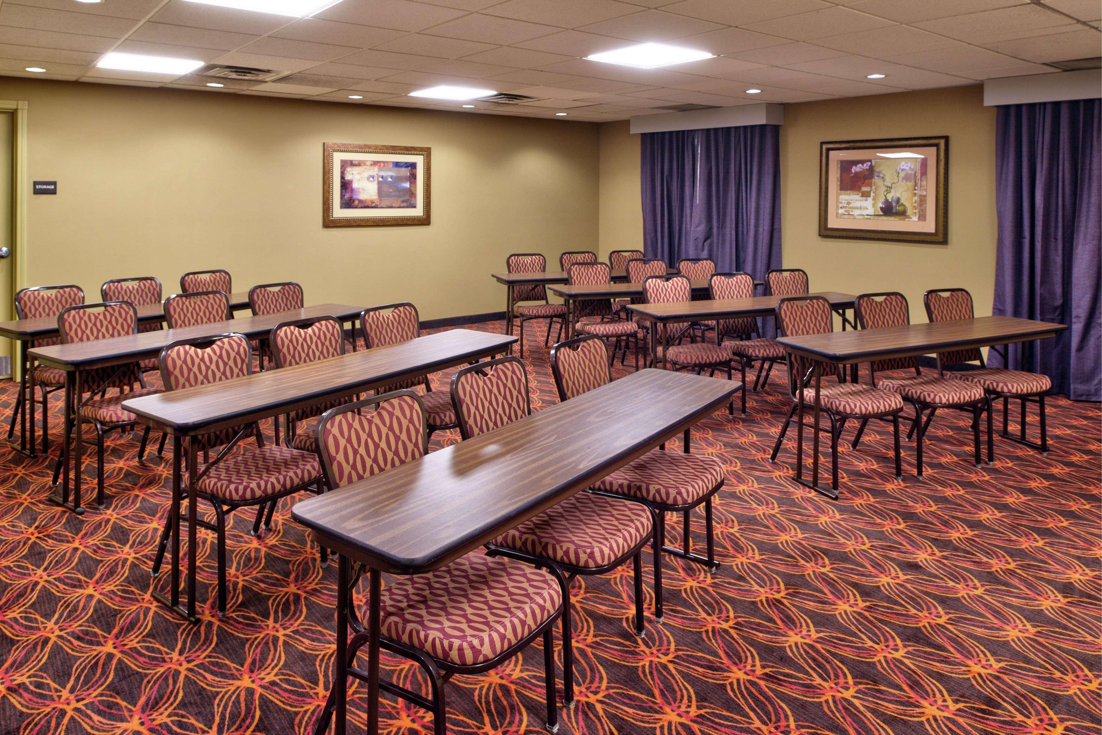 Hampton Inn & Suites Райфл Экстерьер фото