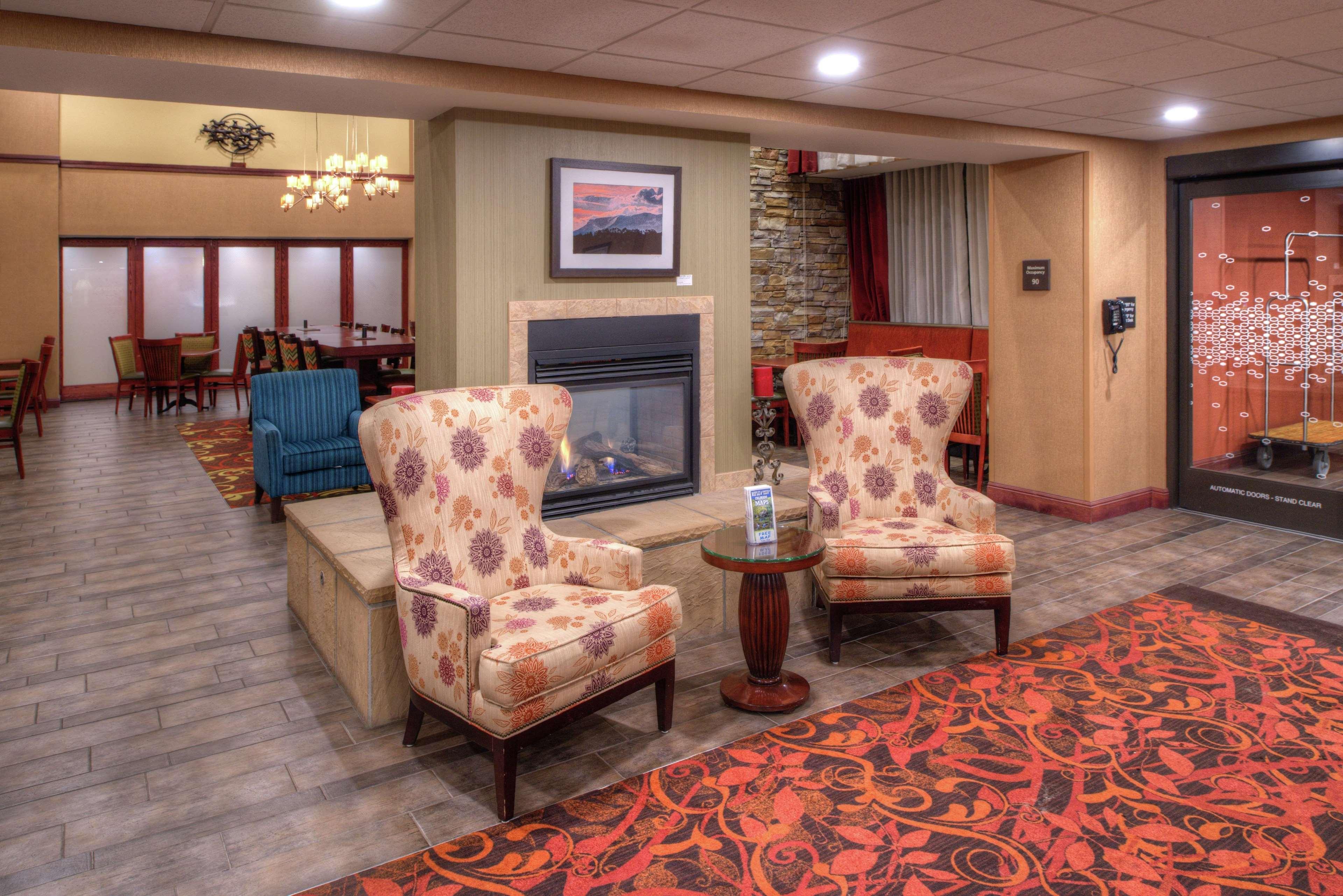 Hampton Inn & Suites Райфл Экстерьер фото