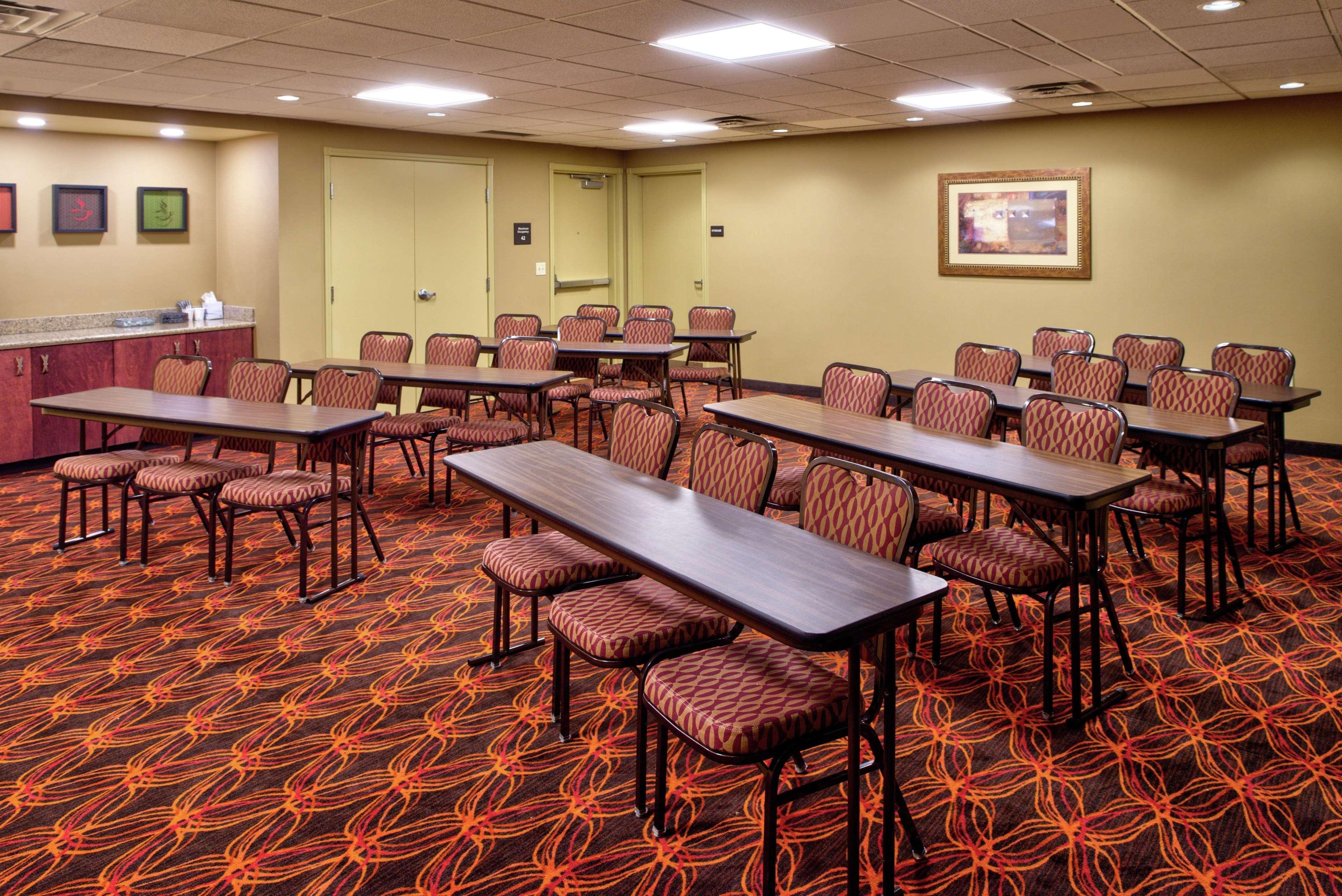 Hampton Inn & Suites Райфл Экстерьер фото