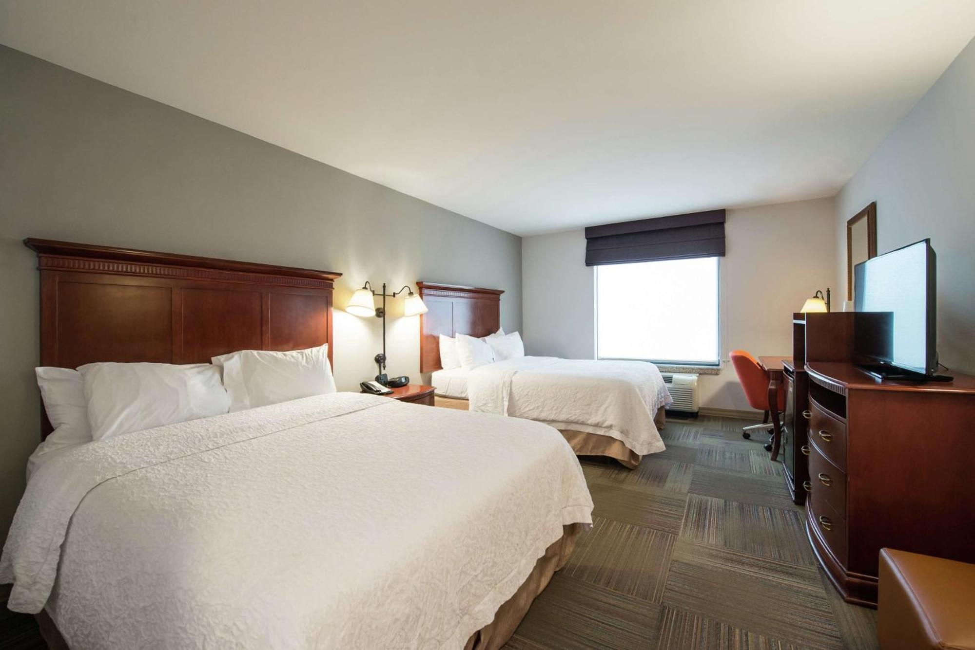 Hampton Inn & Suites Райфл Экстерьер фото