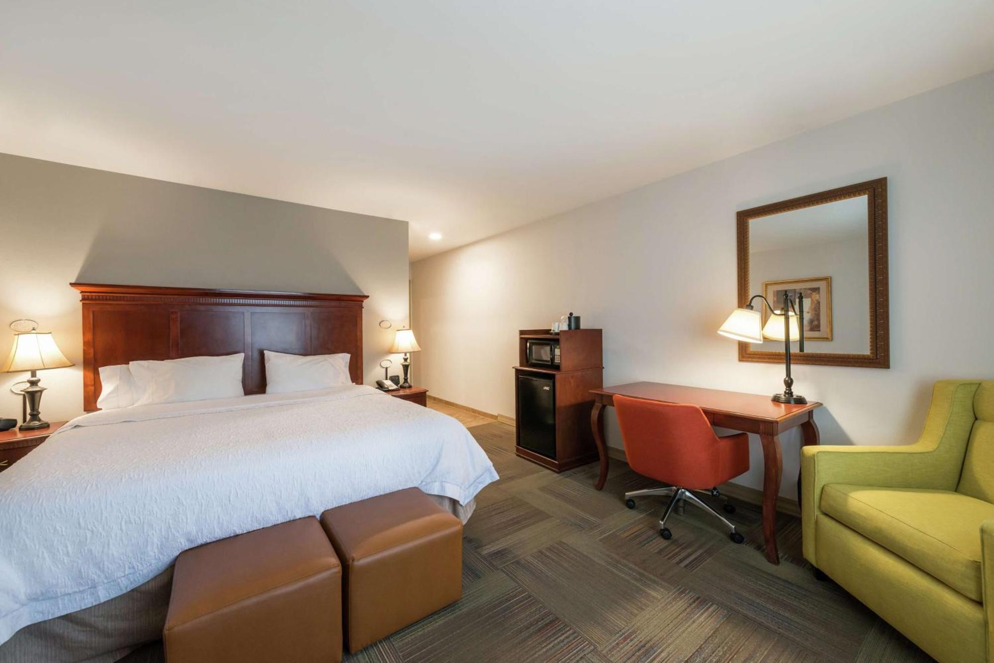 Hampton Inn & Suites Райфл Экстерьер фото