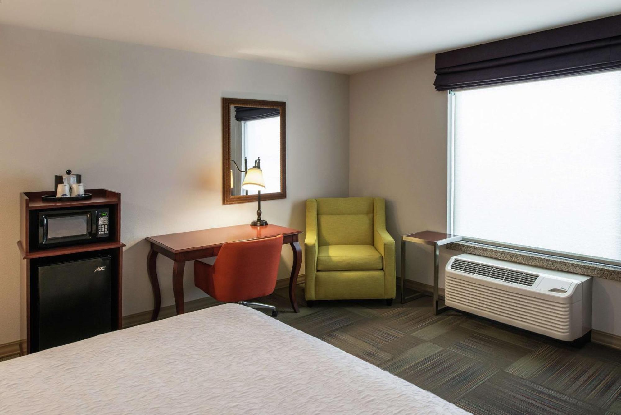Hampton Inn & Suites Райфл Экстерьер фото