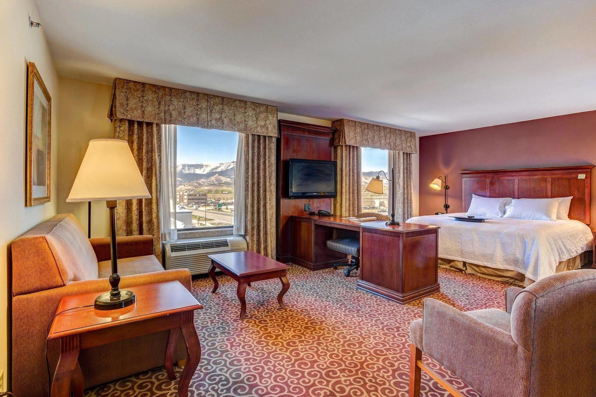 Hampton Inn & Suites Райфл Экстерьер фото