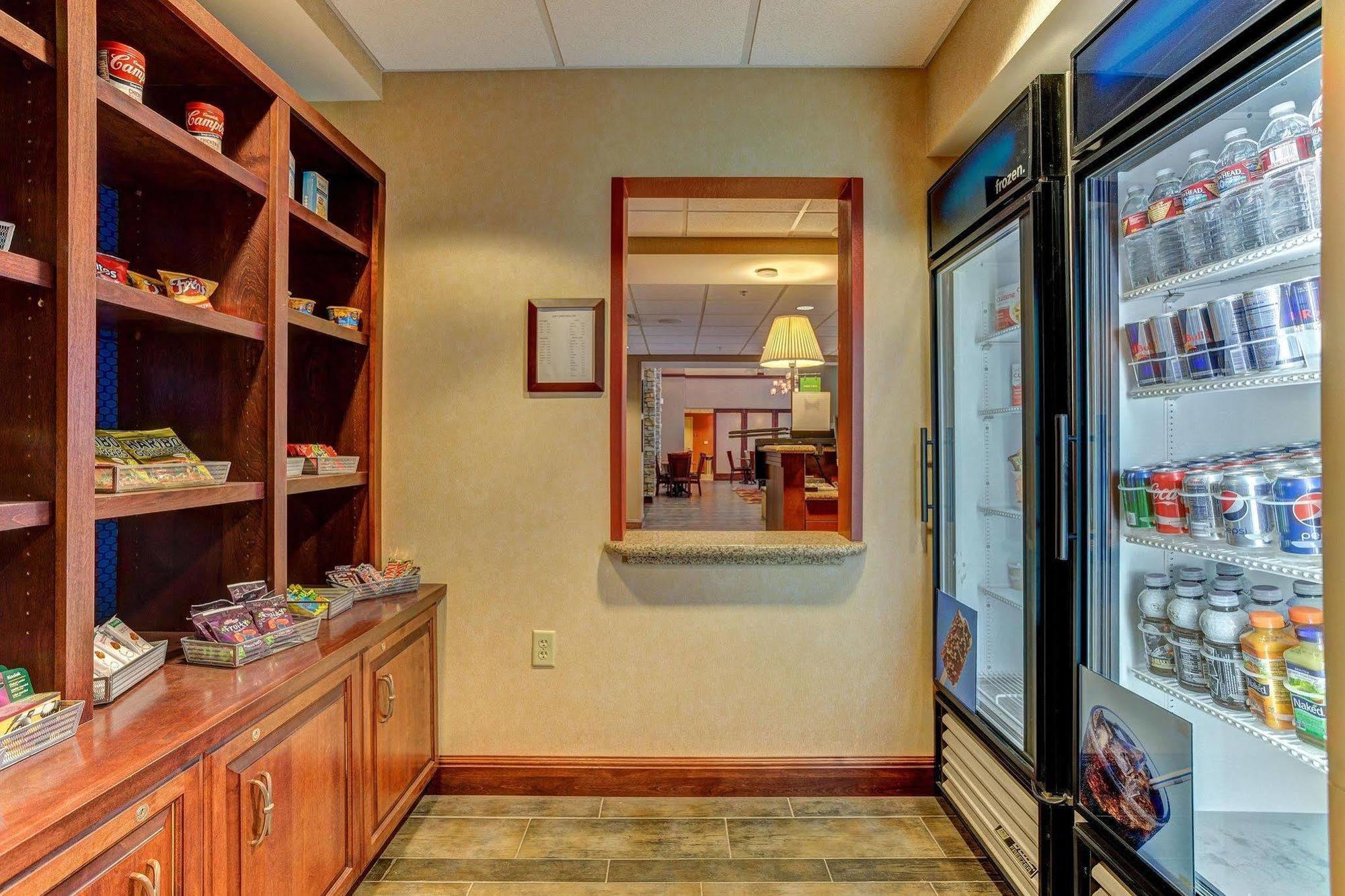 Hampton Inn & Suites Райфл Экстерьер фото
