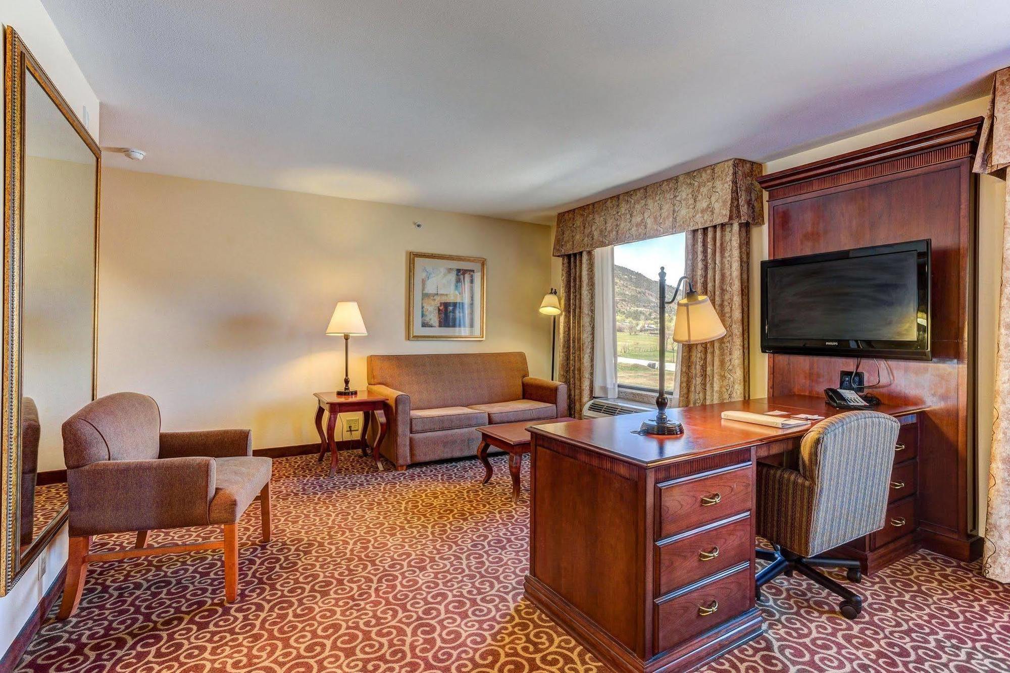 Hampton Inn & Suites Райфл Экстерьер фото