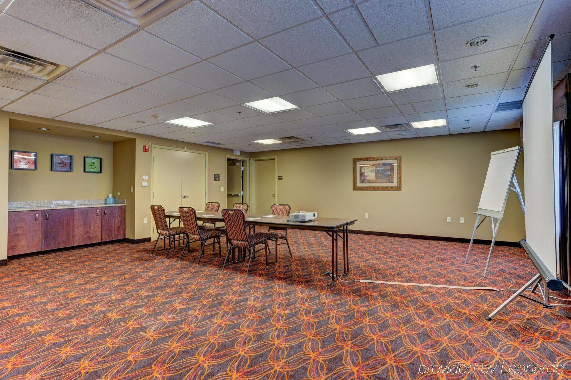 Hampton Inn & Suites Райфл Экстерьер фото